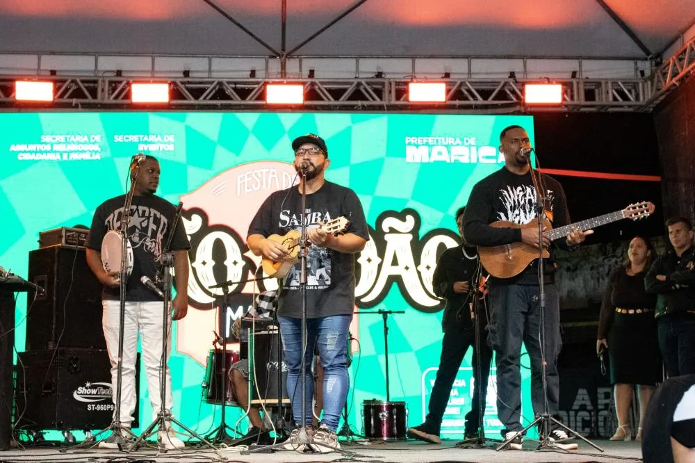 Evento gratuito em Maricá reúne shows, comidas típicas e atrações para toda a família na Praça do Spar
